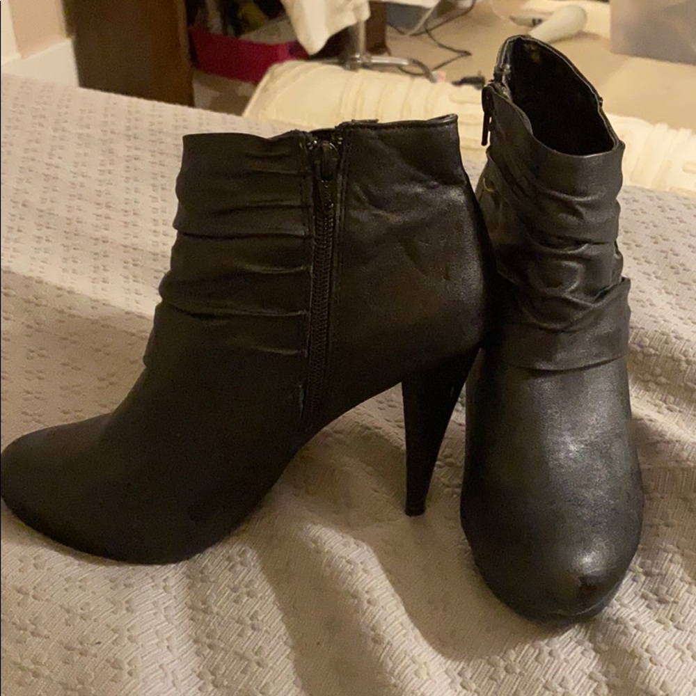 Scrunched Black Booties!